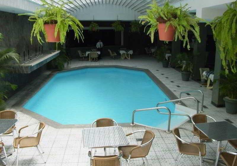 اتاق استاندارد سه نفره, Excelsior