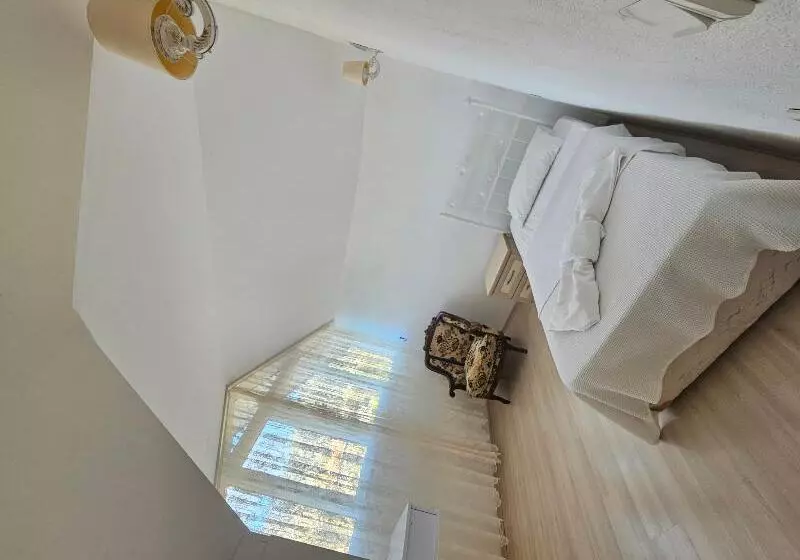 اتاق استاندارد, Excelsior