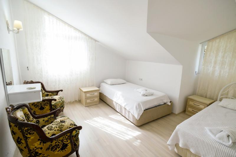 اتاق استاندارد, Excelsior