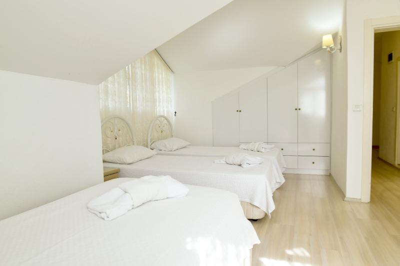 اتاق استاندارد, Excelsior