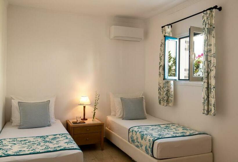 غرفة عائلية مطلّة علي البحر, Mitsis Norida