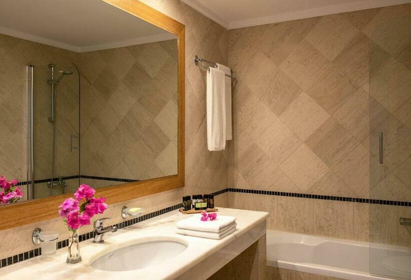 غرفة عائلية مطلّة علي البحر, Mitsis Norida