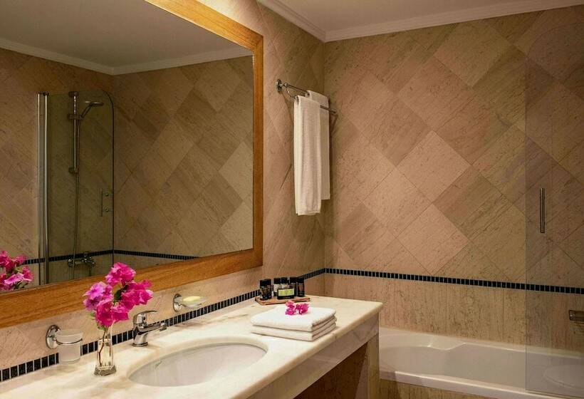 غرفة عائلية مطلّة علي البحر, Mitsis Norida