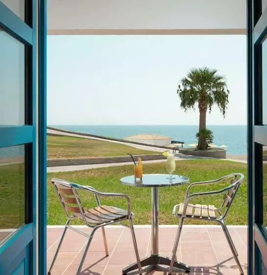 Chambre Duplex, Mitsis Norida