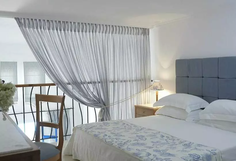 Chambre Duplex, Mitsis Norida