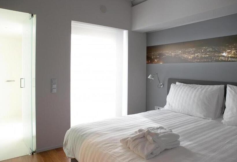 스탠다드 룸, Periscope