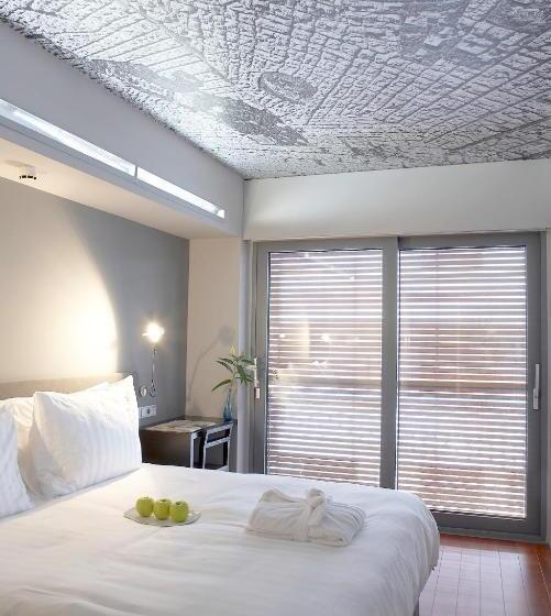 수피리어 룸, Periscope