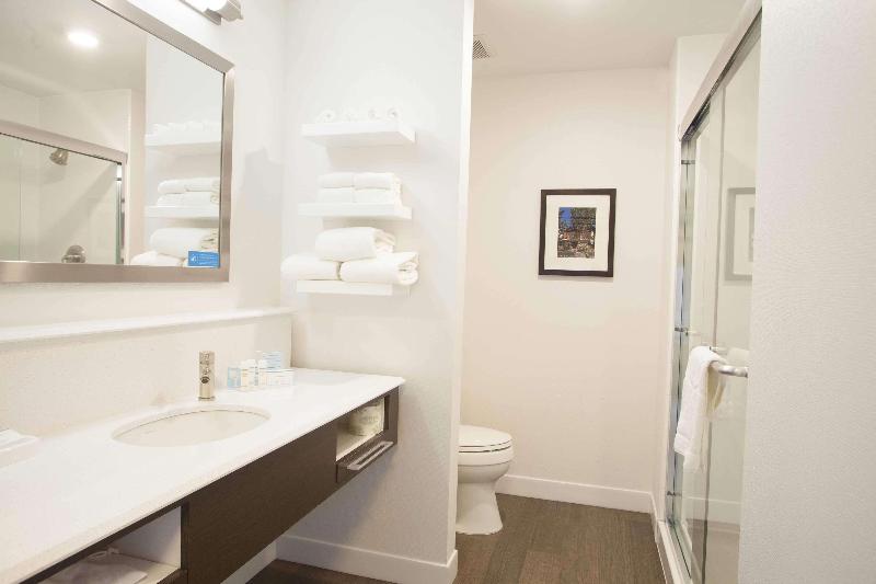 수피리어 룸, Periscope