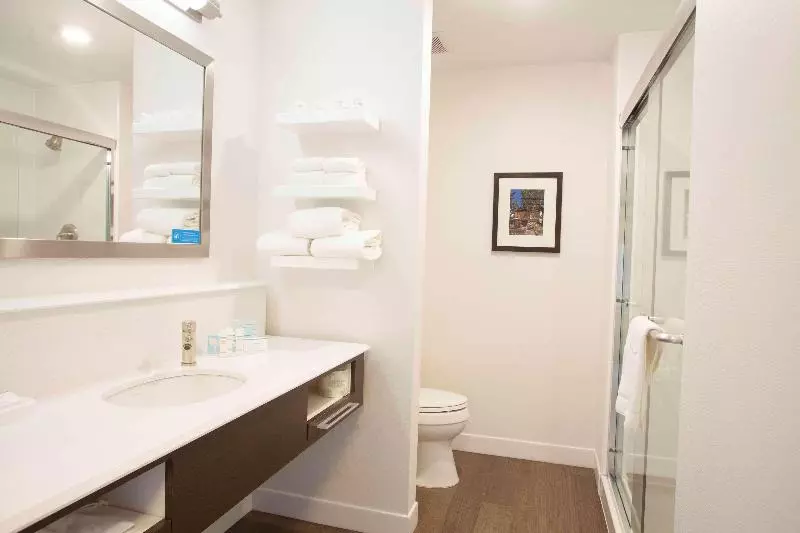 Superior Room, Periscope