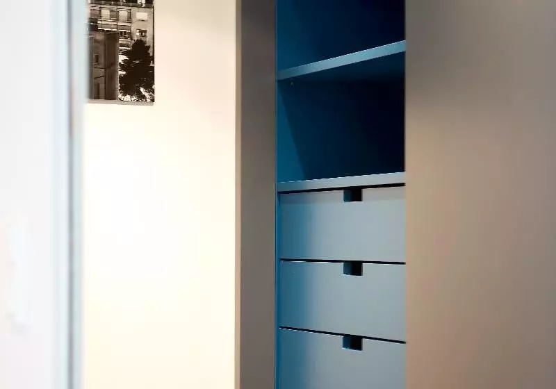 Superior Room, Periscope