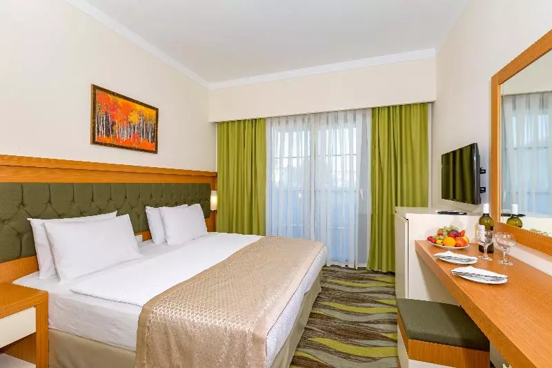 Standard Room, Periscope