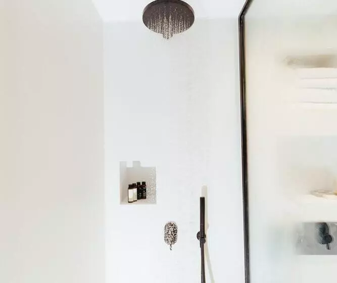 Junior Suite, Periscope