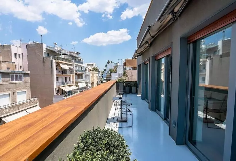 Penthouse Room, Periscope