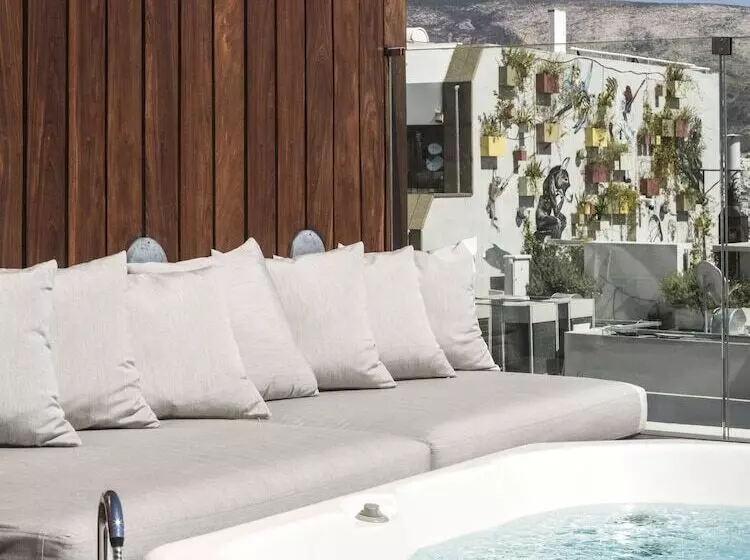 Penthouse Room, Periscope