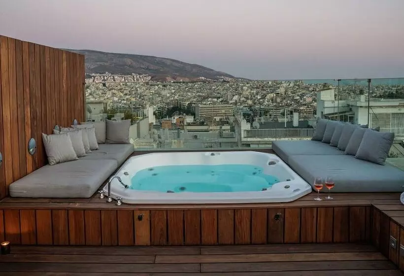 Penthouse Room, Periscope