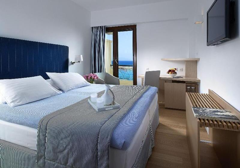 Quarto clássico vista mar, Porto Veneziano