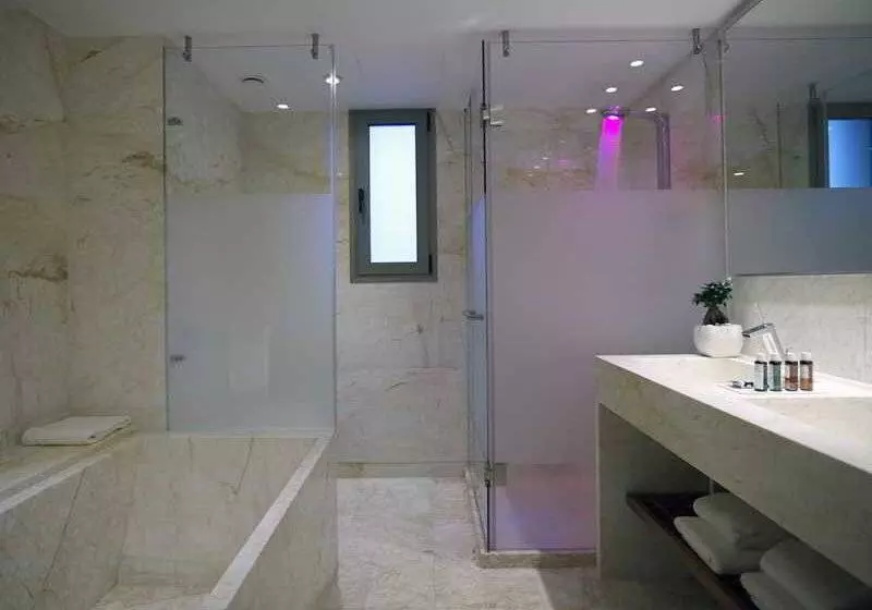 Suite Executiva, Samaria