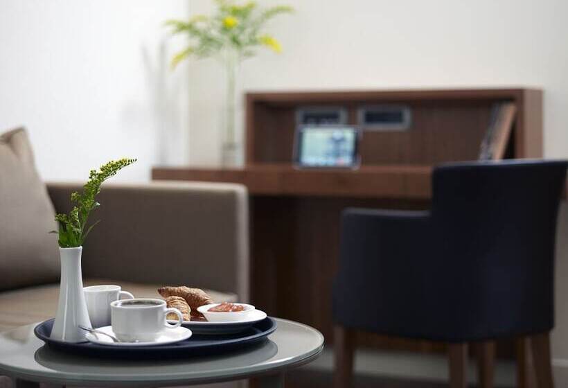 エクゼクティブスイート, Samaria