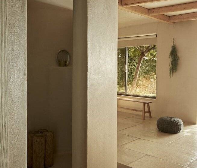 スイート, F Zeen Kefalonia