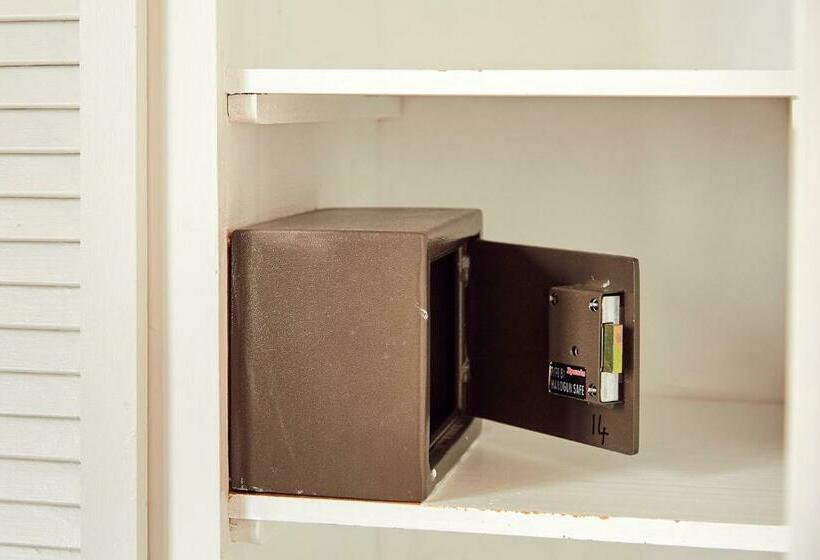 کلبه ییلاقی, First Group Kowie River Chalets