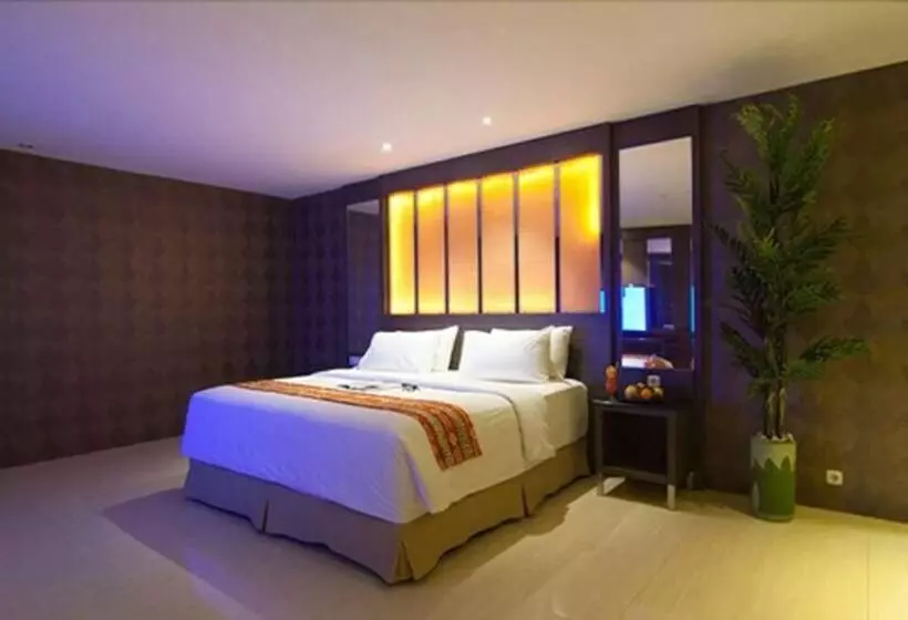 اتاق لوکس, Aria Barito