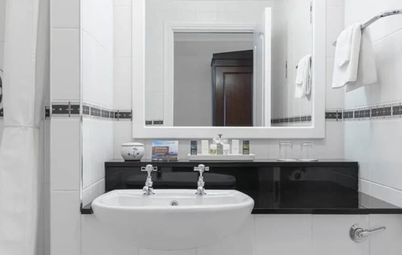 חדר סטנדרט לשלושה, Bayview