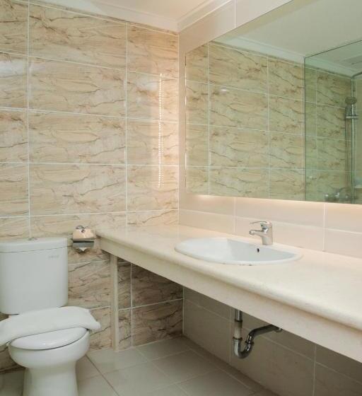 디럭스 스위트, Grand Inna Medan