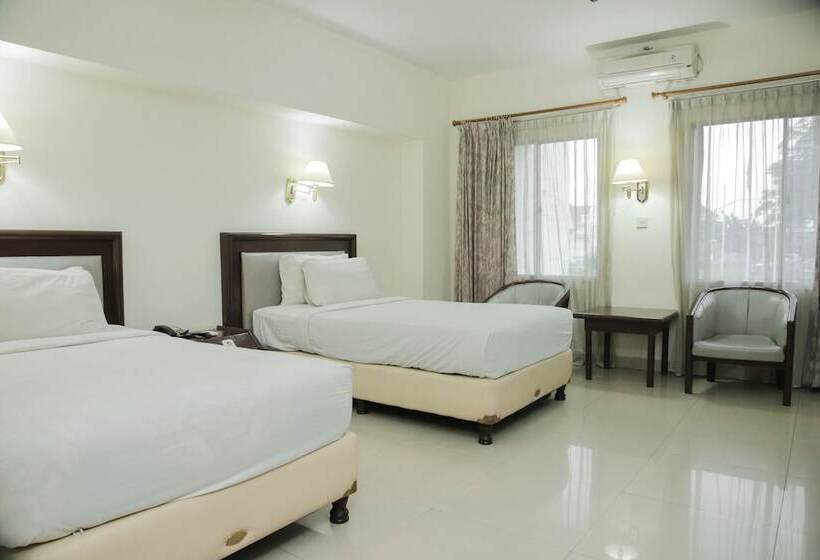 Quarto Deluxe, Grand Inna Medan