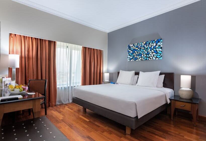 Номер Executive, Kimaya Sudirman Yogyakarta By Harris