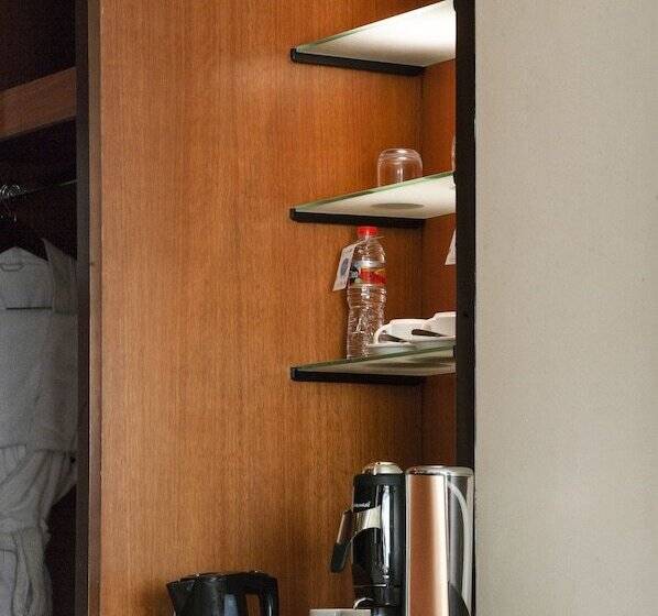 Номер Executive, Kimaya Sudirman Yogyakarta By Harris