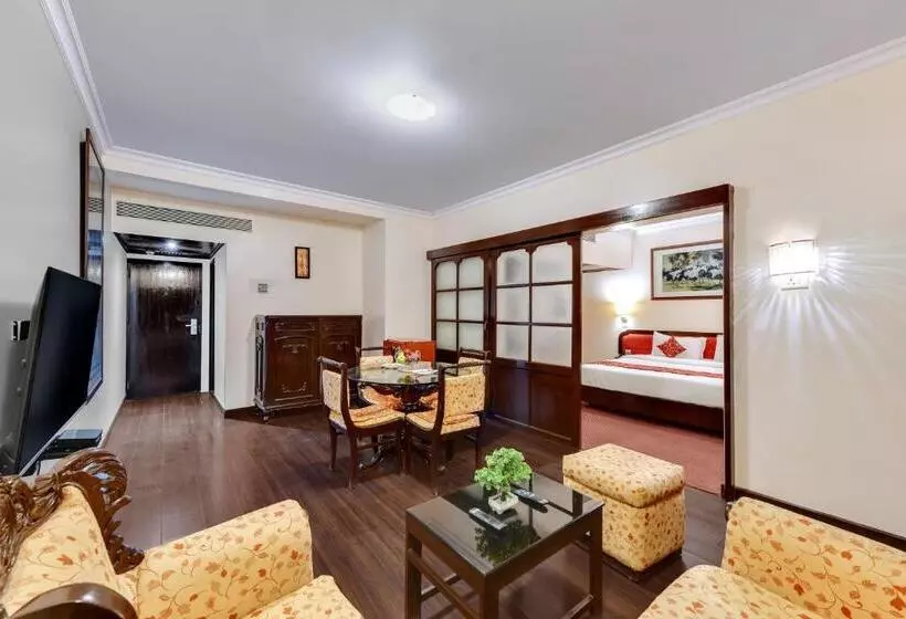 スーペリアースイート, Quality Inn Regency, Nashik