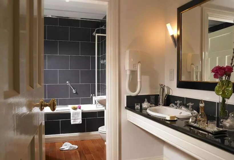 ジュニアスイート, The Dunraven, Adare