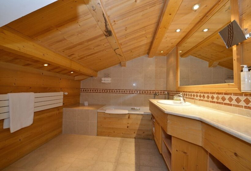 سوئیت جونیور با چشم‌انداز کوهستان, Tsanteleina