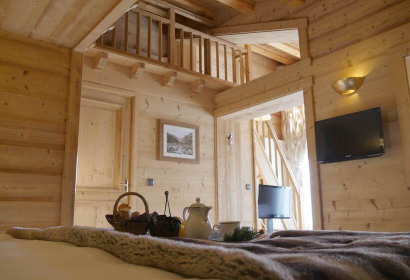 سوئیت جونیور با چشم‌انداز کوهستان, Tsanteleina