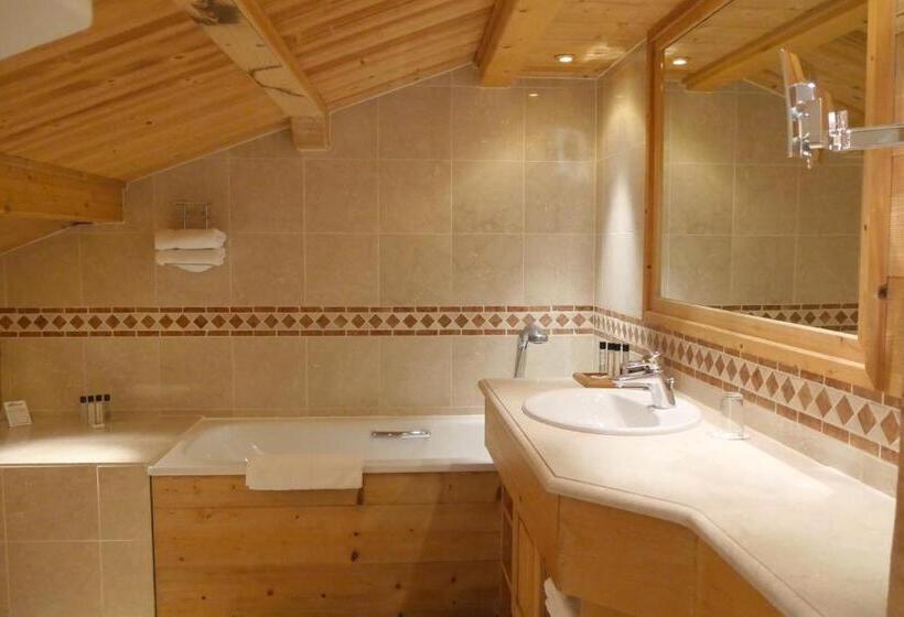 سوئیت جونیور با چشم‌انداز کوهستان, Tsanteleina