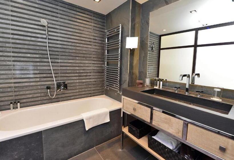 سوییت با چشم‌انداز کوه, Tsanteleina