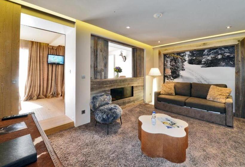 سوییت با چشم‌انداز کوه, Tsanteleina