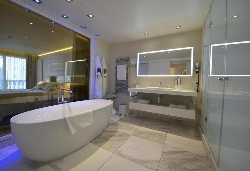 سوئیت خانواده 2 خوابه, Tsanteleina