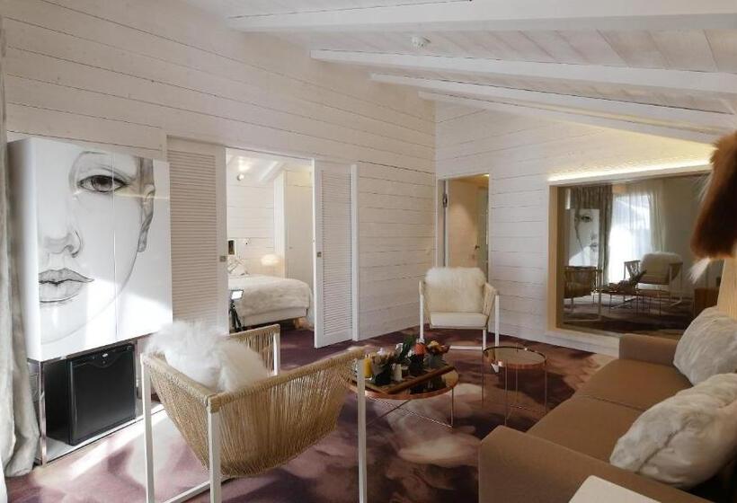 سوئیت خانواده 2 خوابه, Tsanteleina