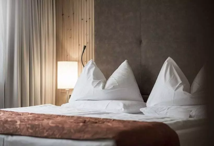 スーペリアールーム, Adler Spa Resort Dolomiti