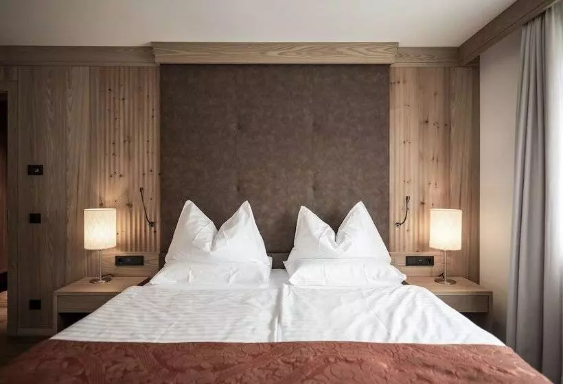 スーペリアールーム, Adler Spa Resort Dolomiti