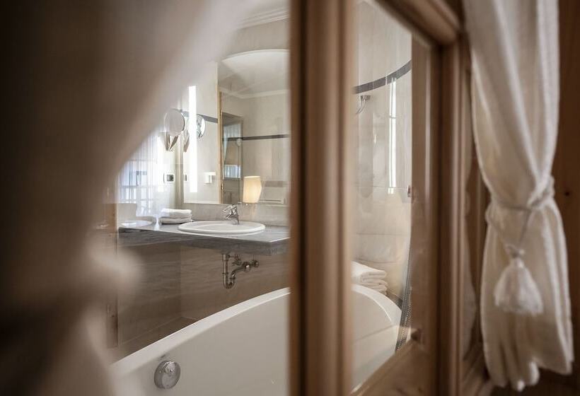 高级大房间, Adler Spa Resort Dolomiti