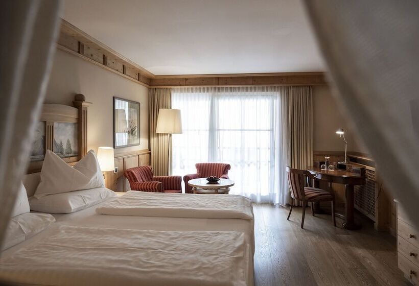 Номер Superior, Adler Spa Resort Dolomiti