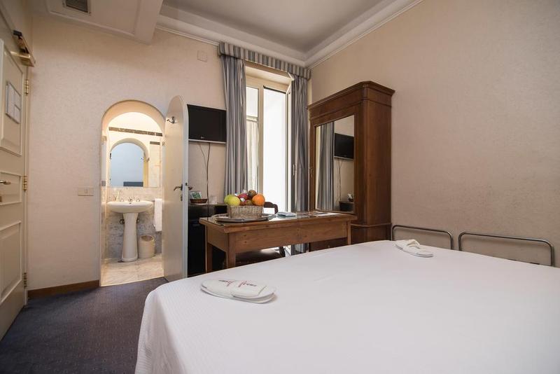 חדר אקונומי, Alexandra