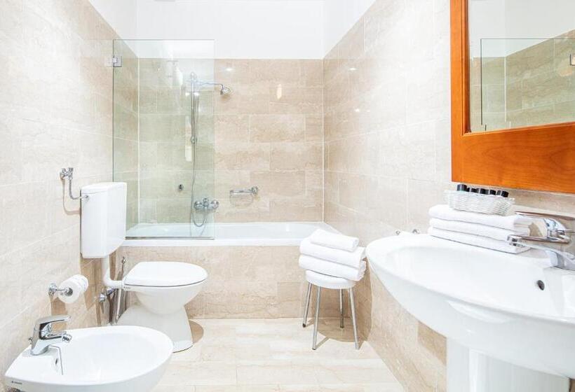 Deluxe Room with Views, All’angelo Art