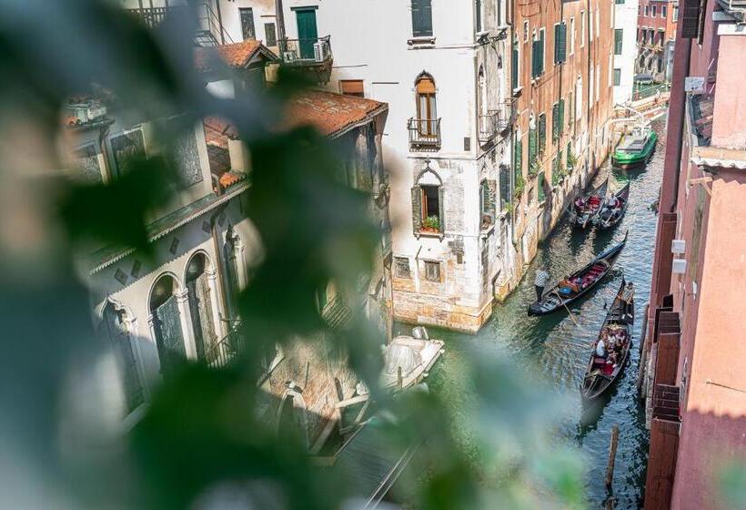 Junior Suite with Views, All’angelo Art