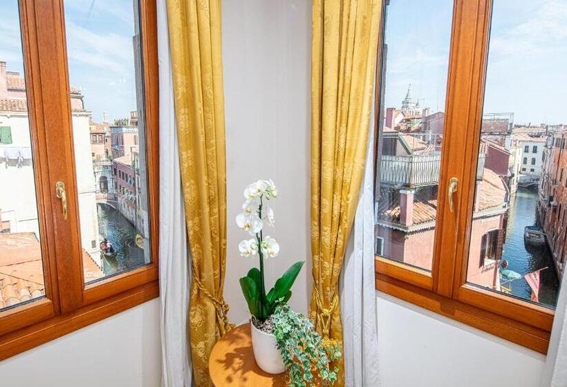 Suite, All’angelo Art