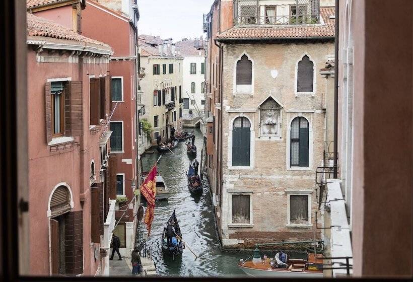 Junior Suite with Views, All’angelo Art