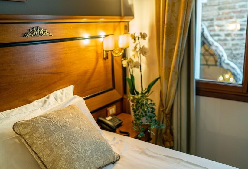Quarto deluxe, All’angelo Art