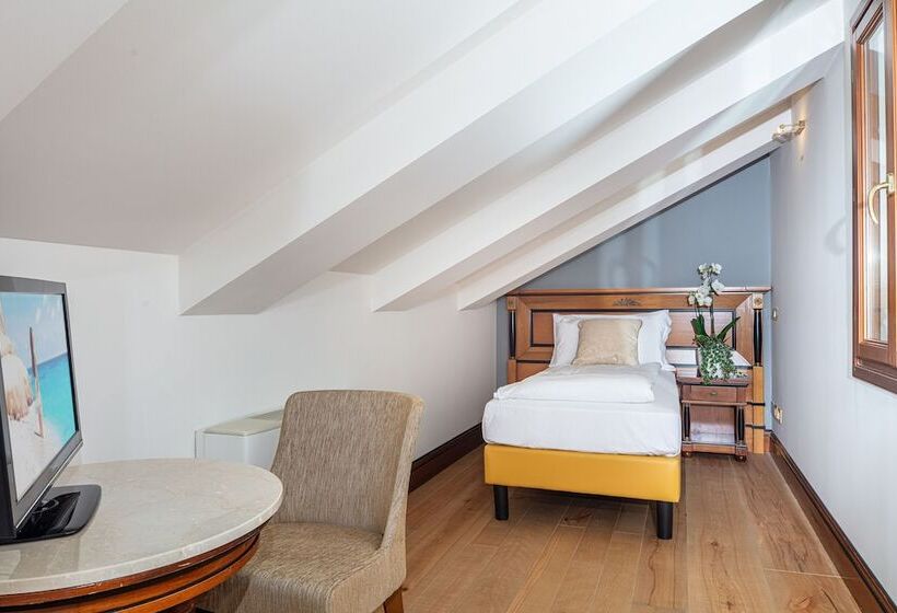 Suite, All’angelo Art